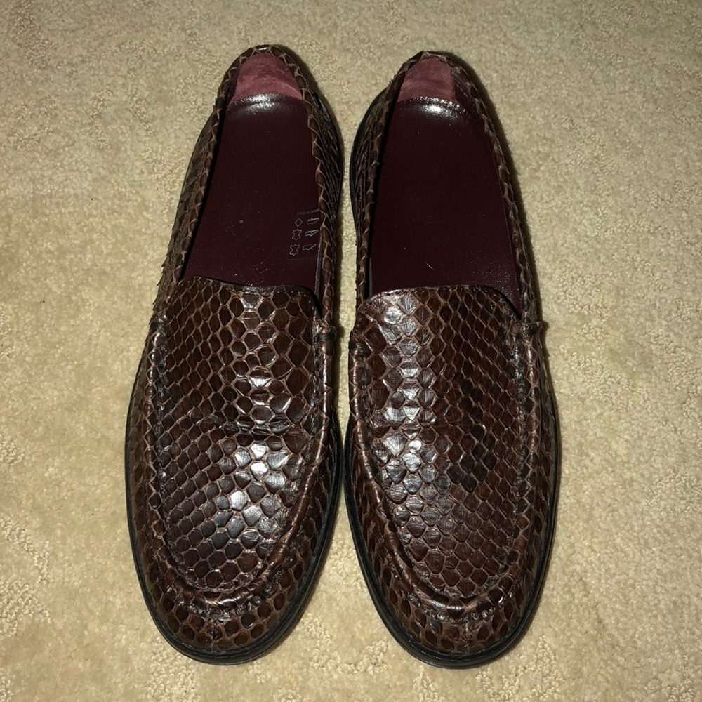 TOD’S brown skin loafer